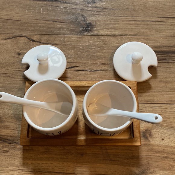 Keep and hold containers - Picture 2 of 2